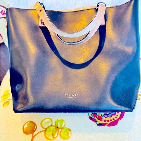 Ted Baker Handbags - TED BAKER Black tote Handbag EUC. ⭐️See photos for flaws👜